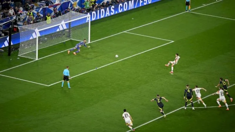 Luật Quả Phạt Đền Trong Bóng Đá Và Khoảnh Khắc Kinh Điển